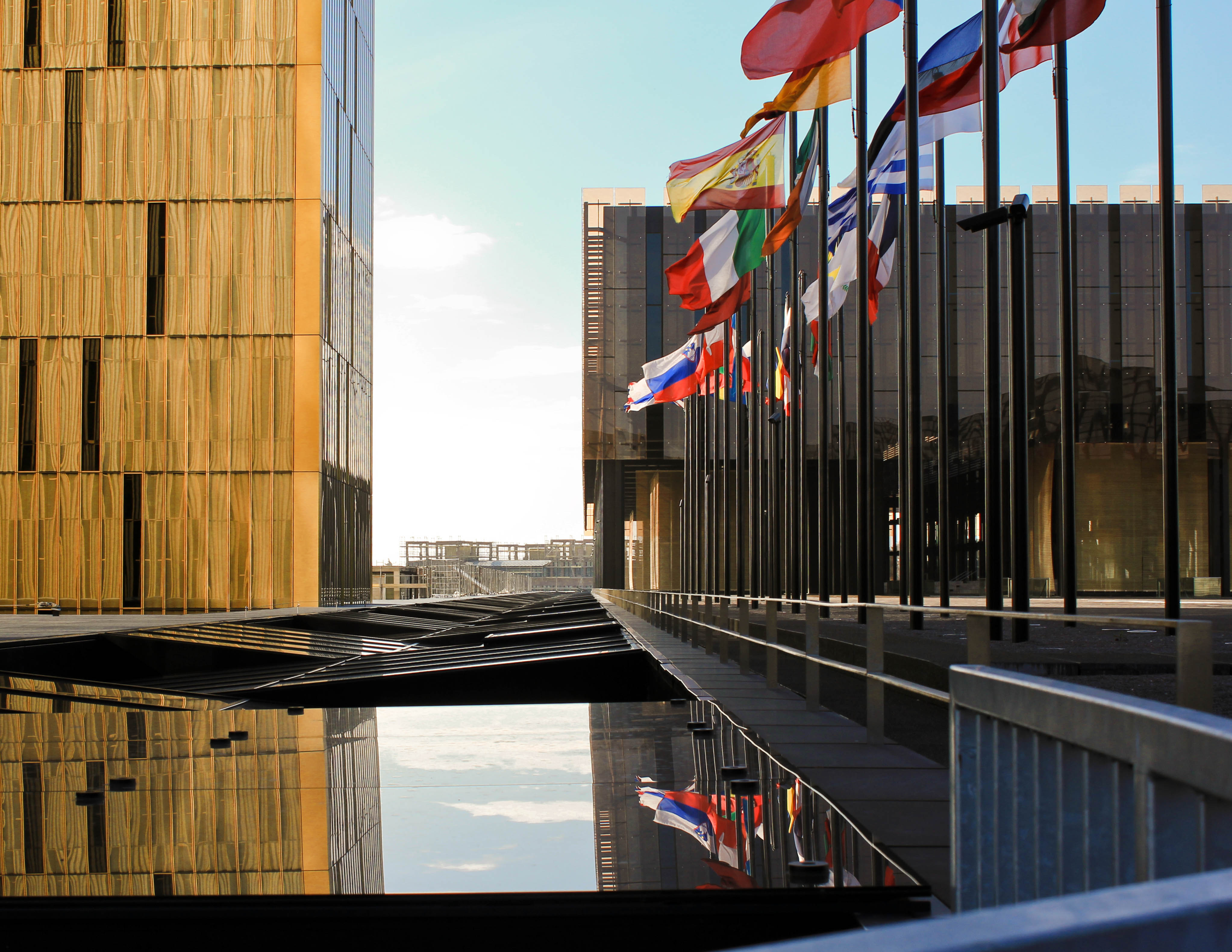Small States in the Modern World: Opportunities and Vulnerabilities