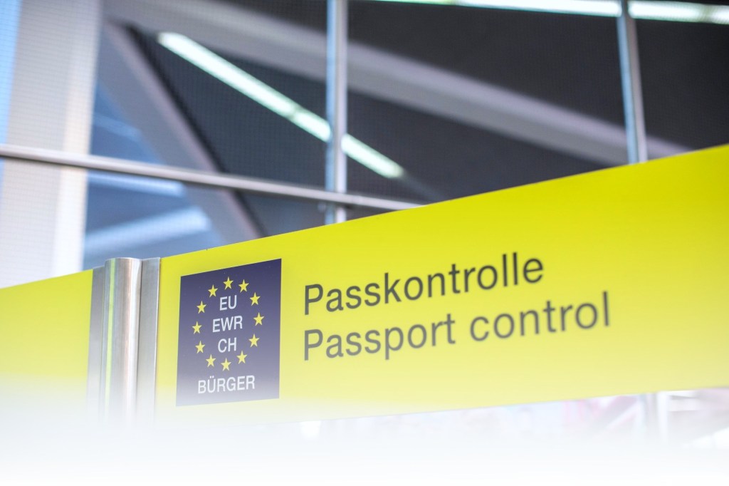 A Sign of Trouble: Airport Security and the Body of&nbsp;Colour