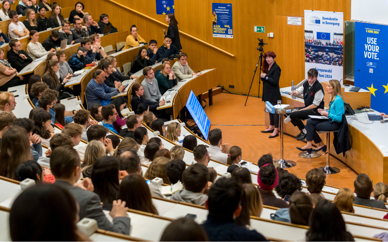 In Conversation with Tony Barber: Predictions for the European Elections, Trump II and Your Future as a Young Journalist